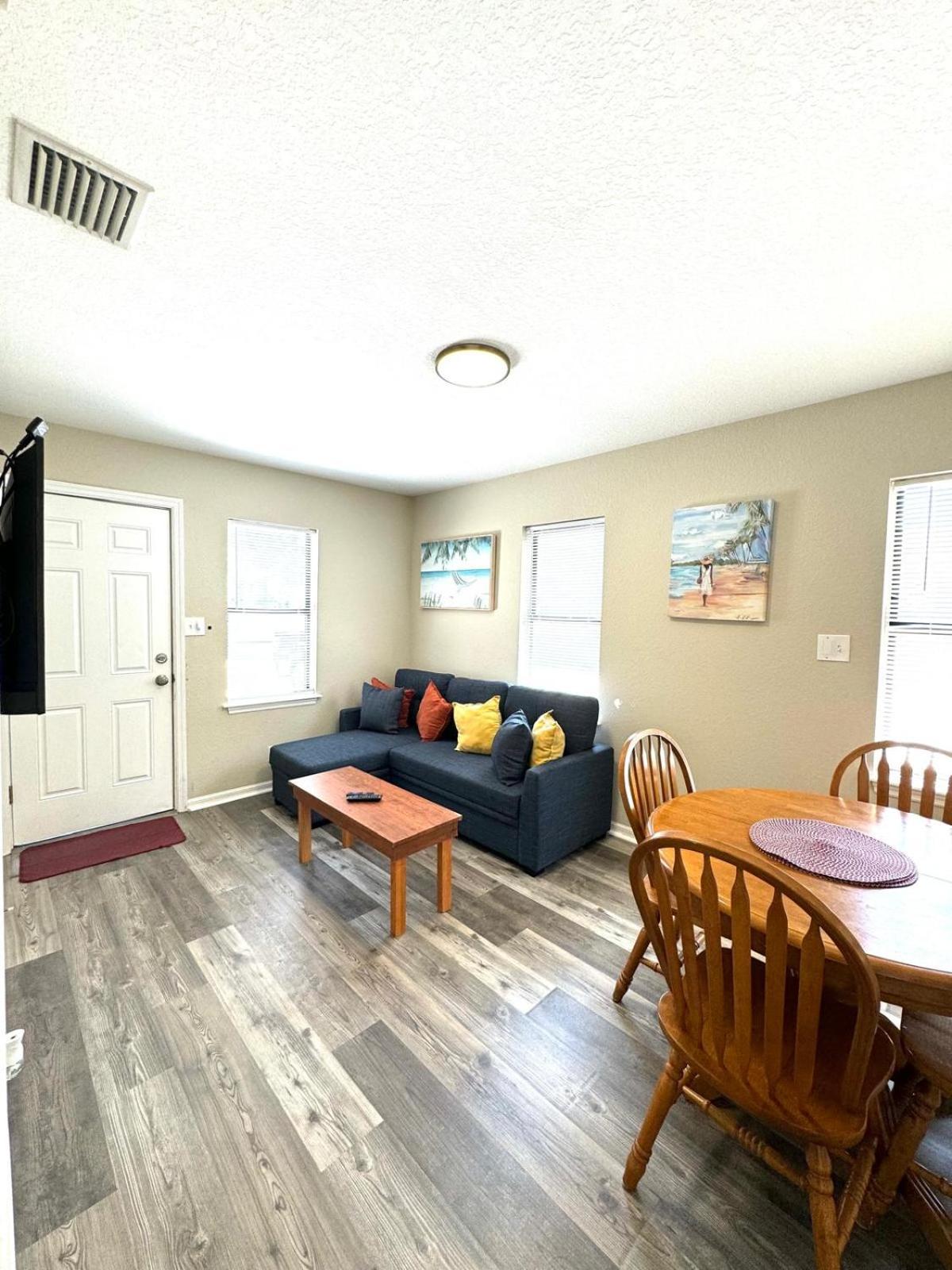 Two Fully Equipped Apartments And A Studio 5 Miles From The Beach St. Petersburg Luaran gambar