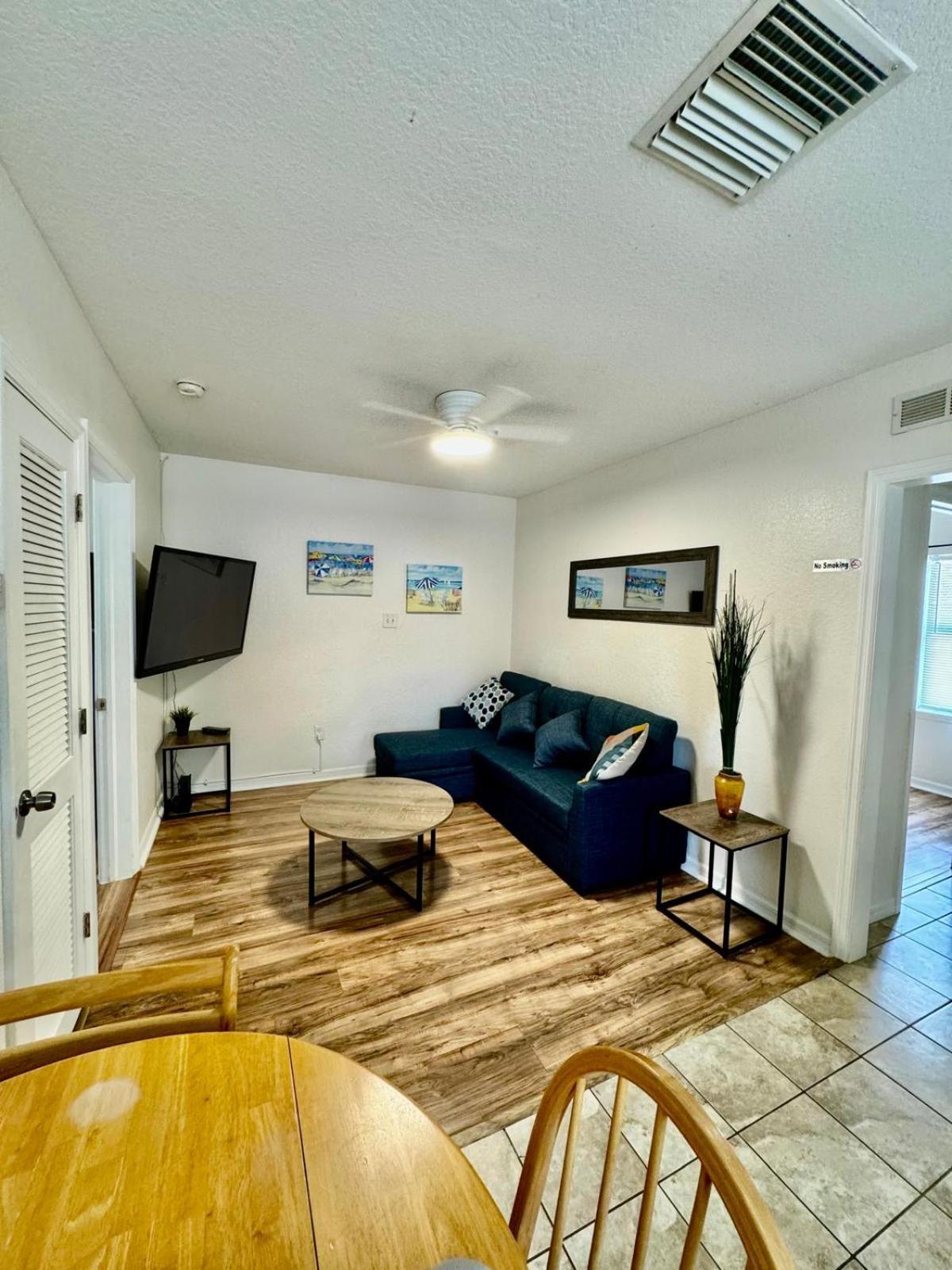 Two Fully Equipped Apartments And A Studio 5 Miles From The Beach St. Petersburg Luaran gambar